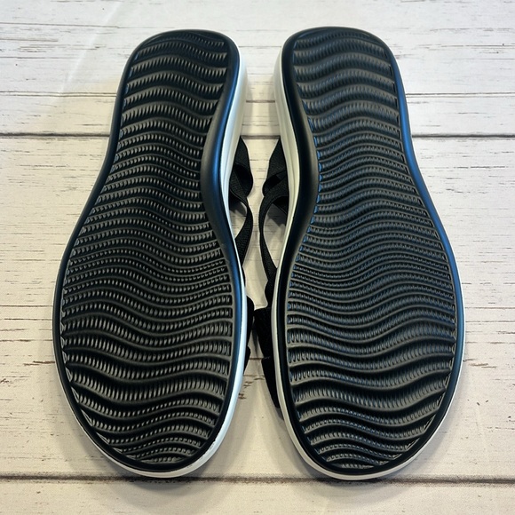 NIB Black Flip Flop Sandals Size 10 Boutique - Picture 2 of 3